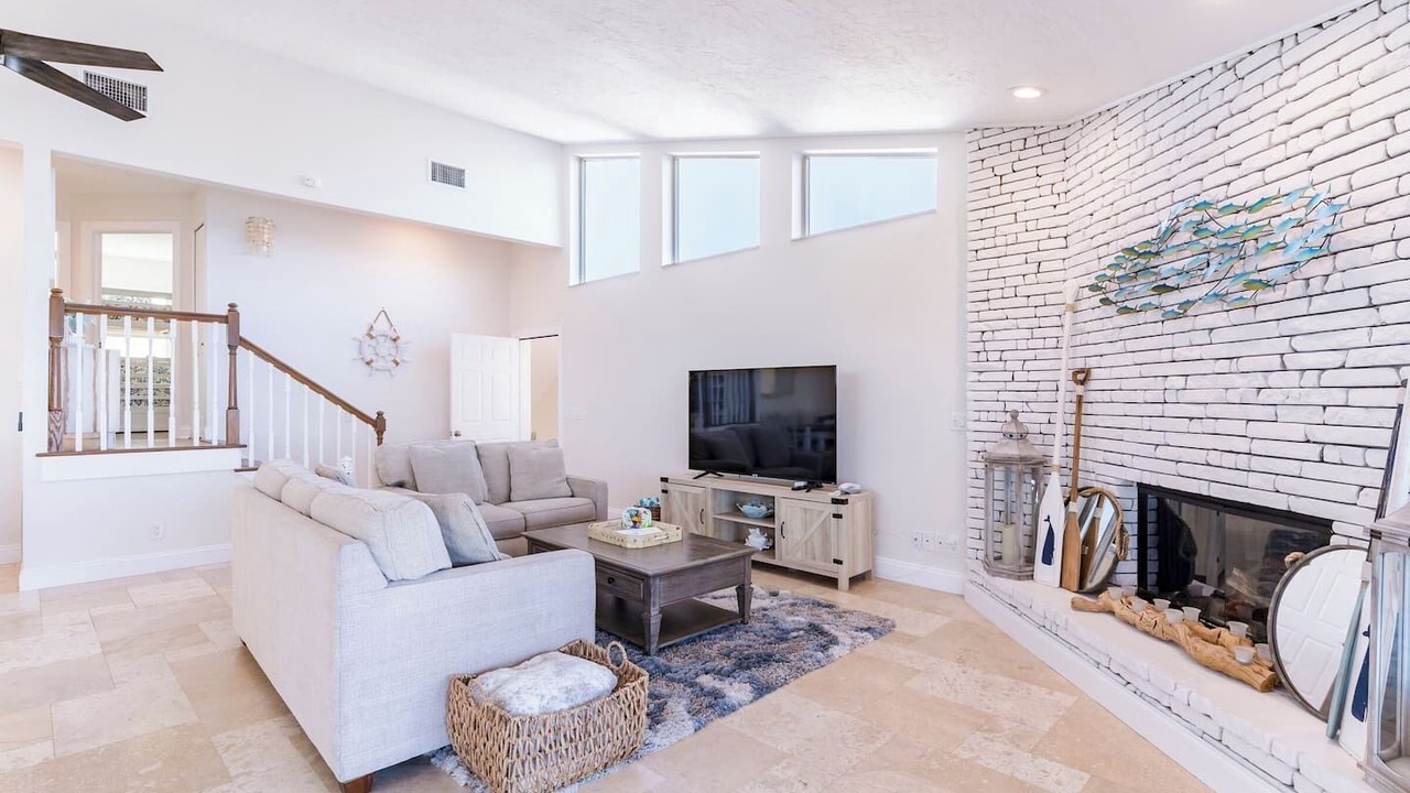 Photo of Livingroom in Whitney Beach