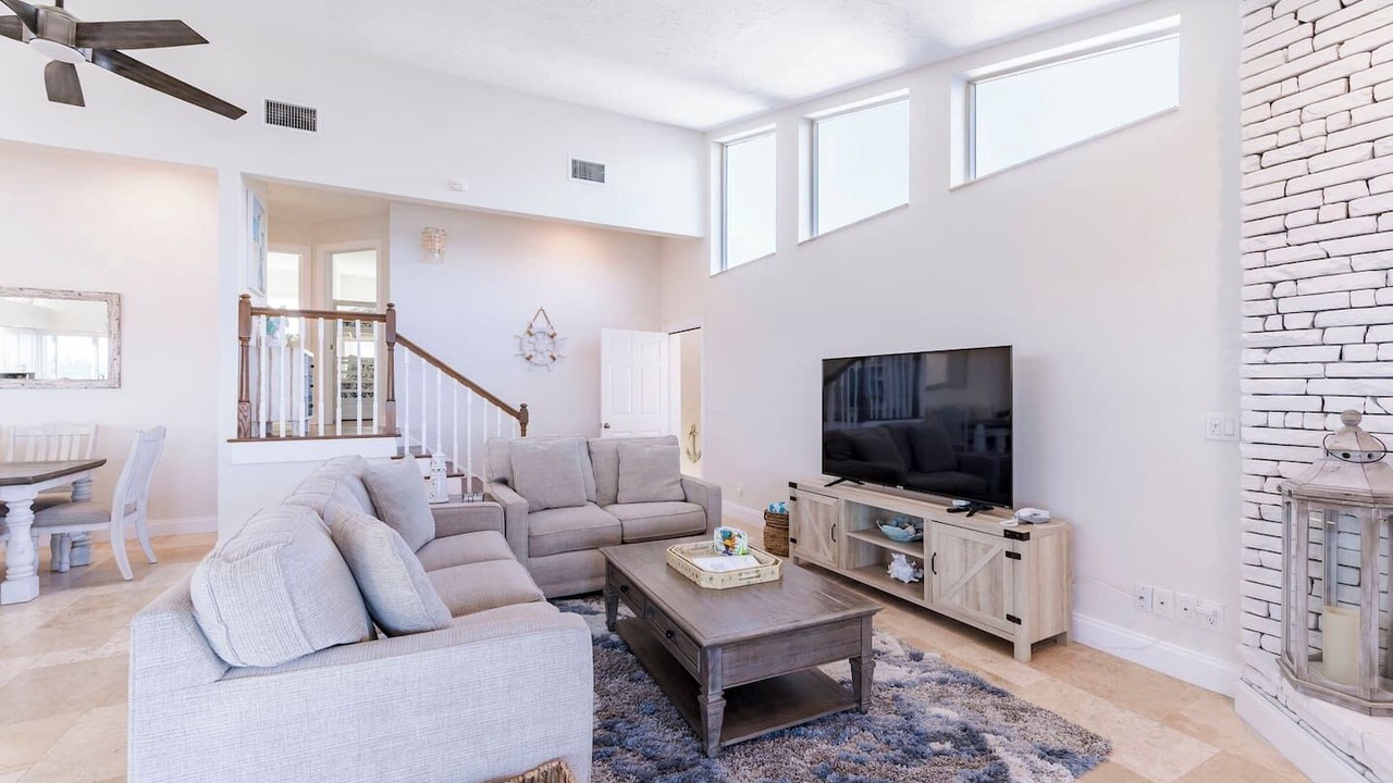 Photo of Livingroom in Whitney Beach