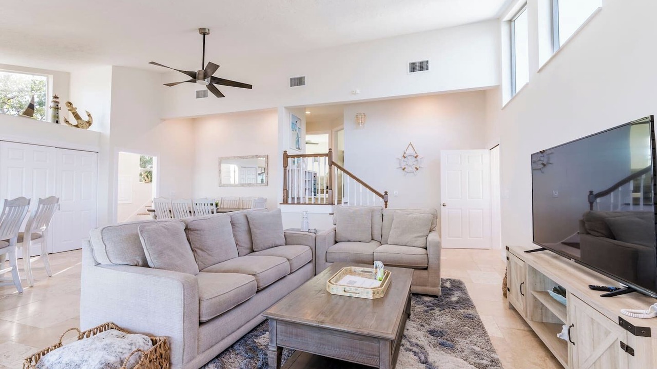 Photo of Livingroom in Whitney Beach
