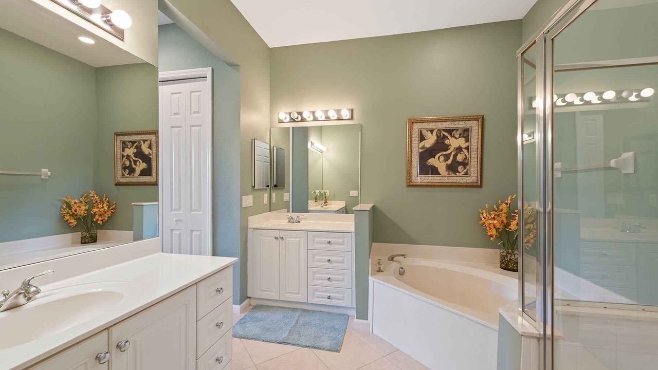 Photo of Bathroom in Naples