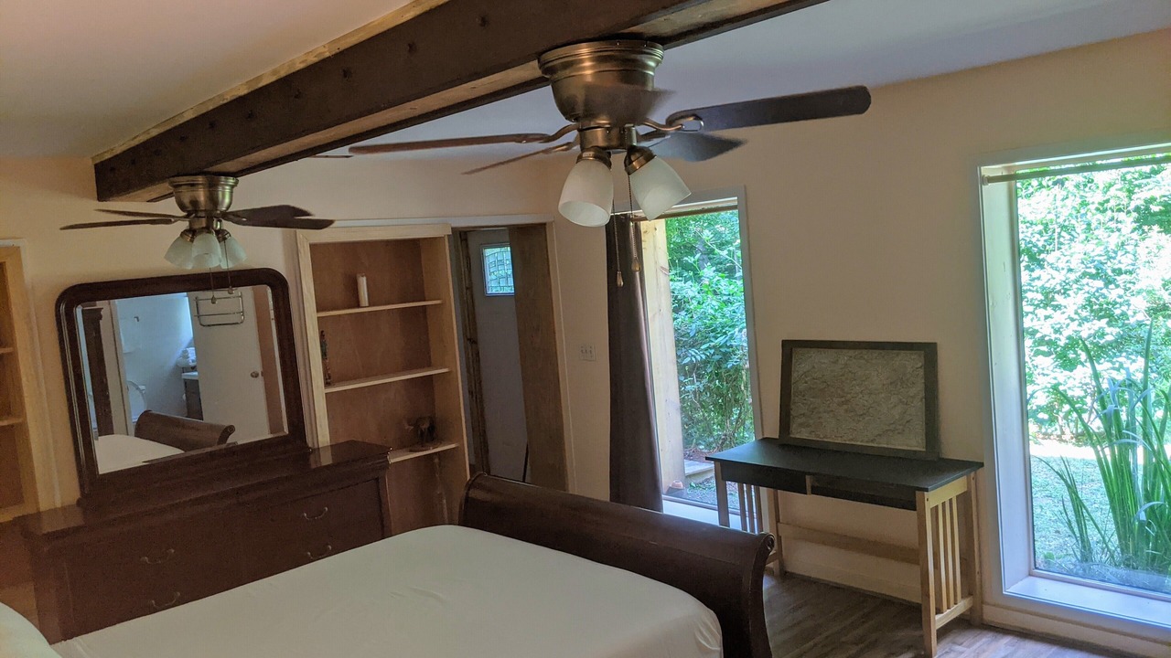 Photo of Bedroom in Glenville