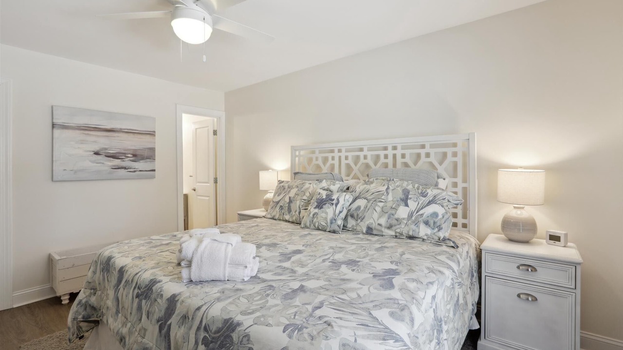 Photo of Bedroom in Folly Field