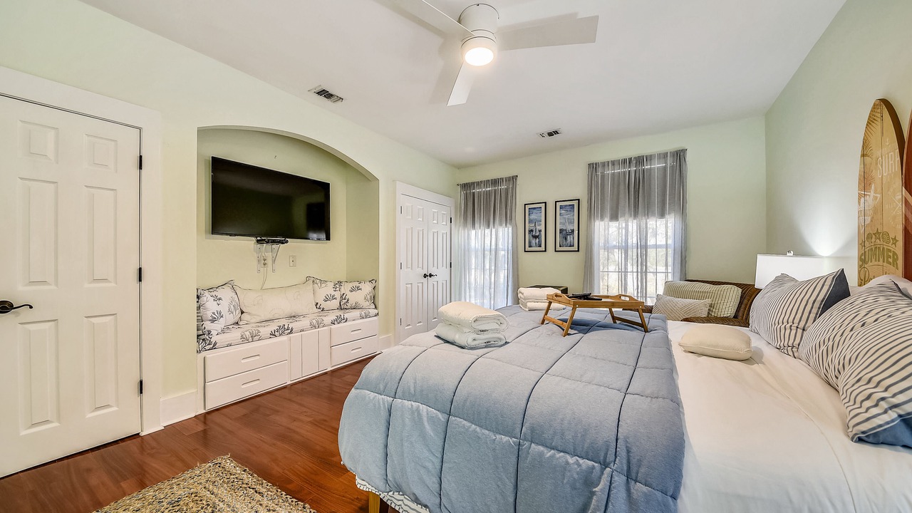 Photo of Bedroom in Melrose on the Beach