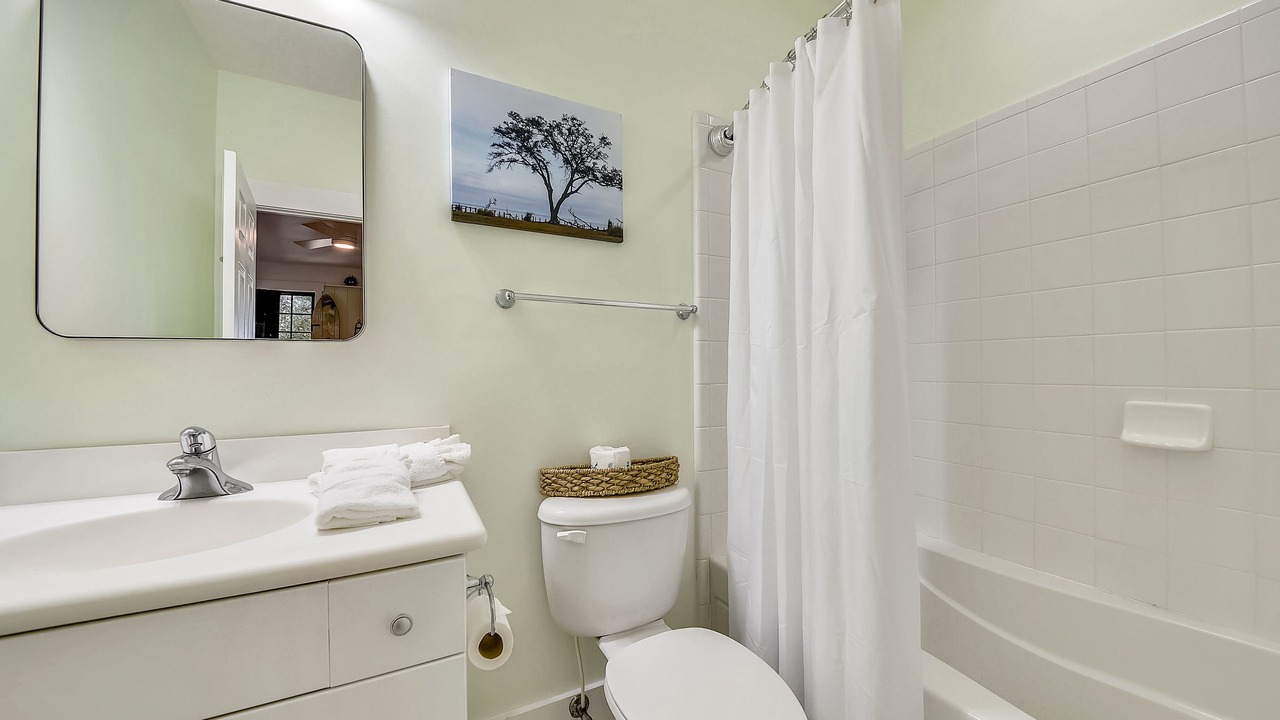 Photo of Bathroom in Melrose on the Beach
