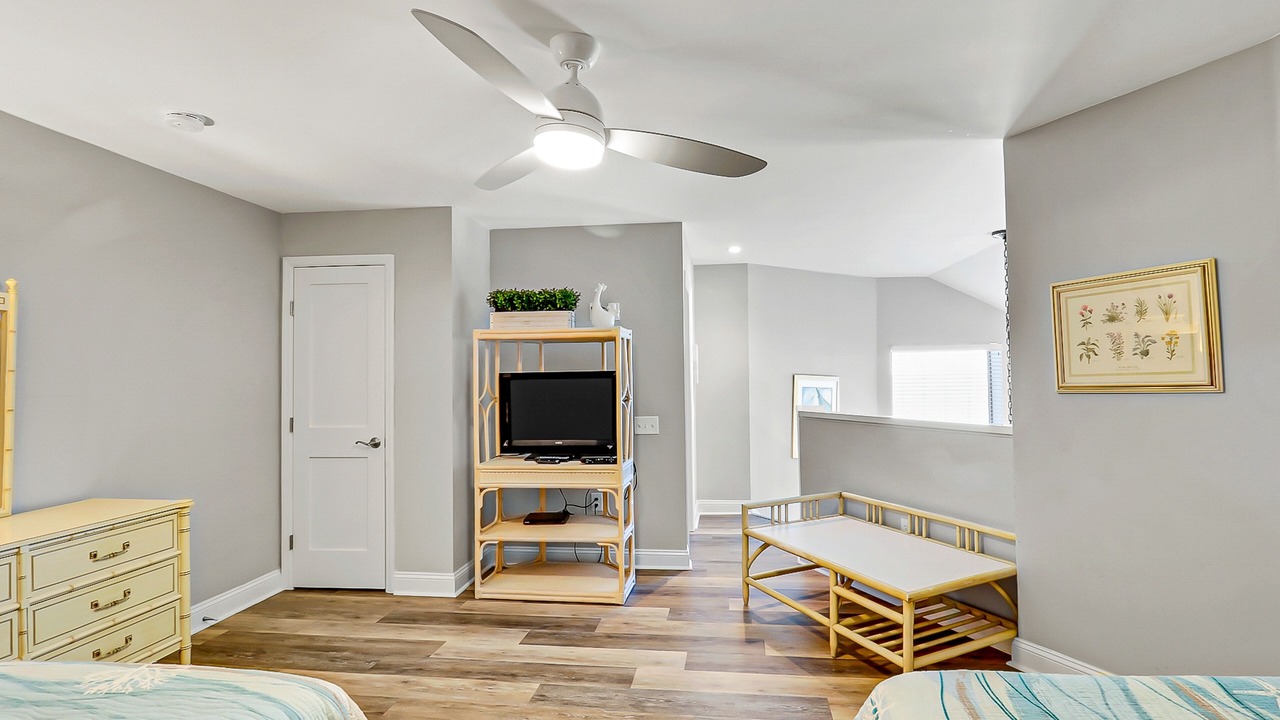 Photo of Bedroom in Folly Field
