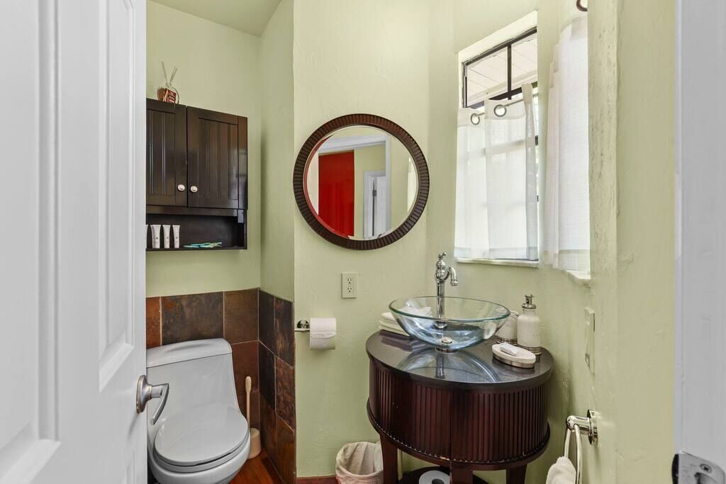 Photo of Bathroom in Kings Lake