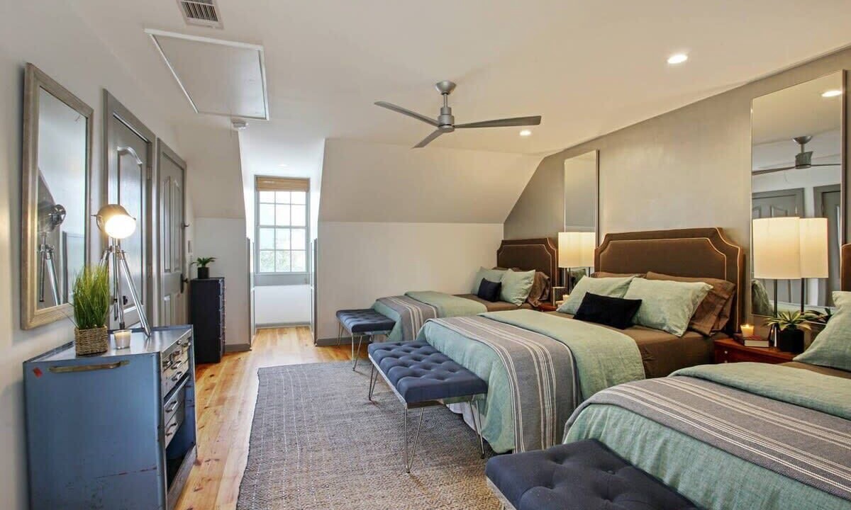 Photo of Bedroom in Beach Institute