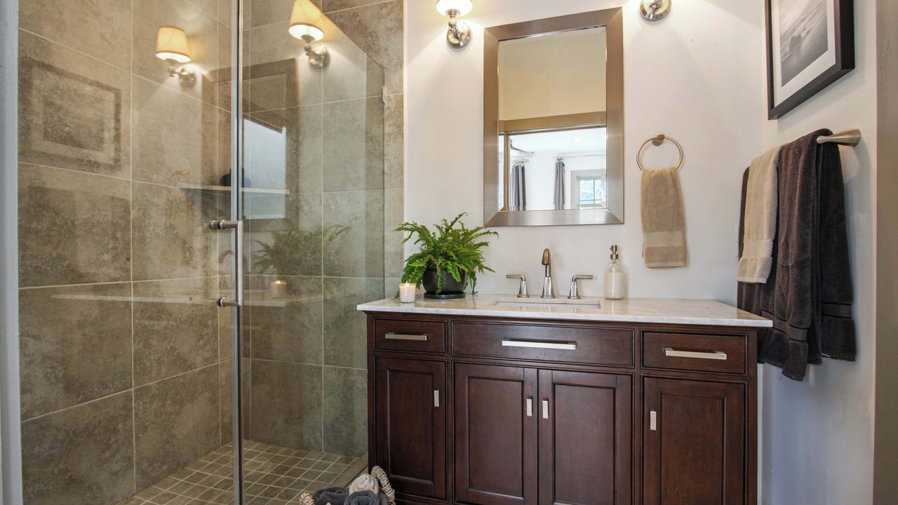 Photo of Bathroom in Beach Institute