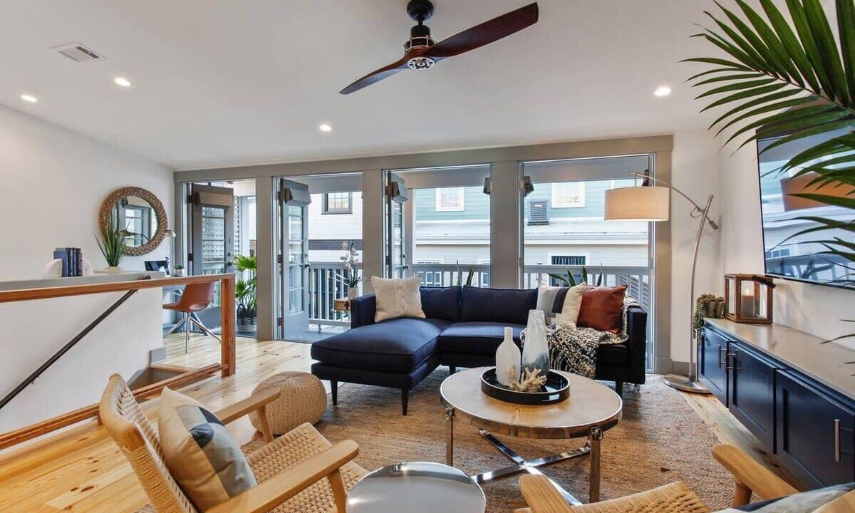 Photo of Livingroom in Beach Institute