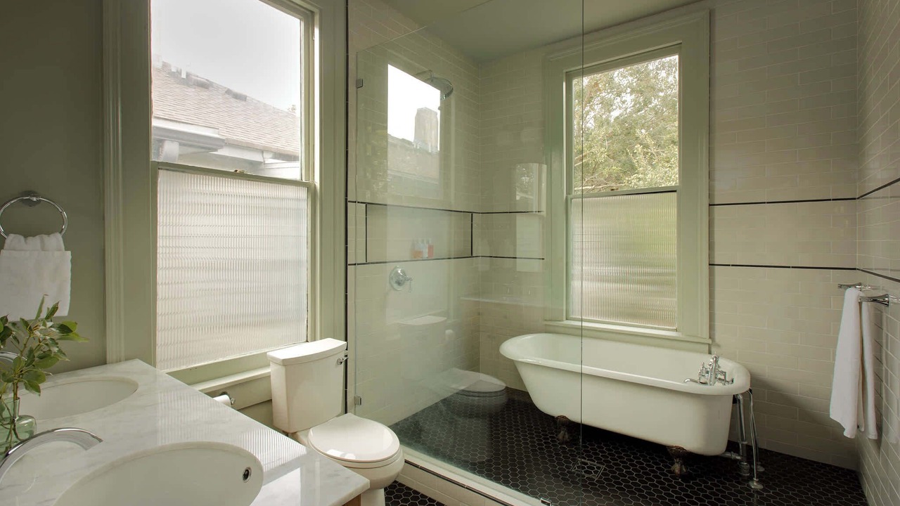 Photo of Bathroom in Dixon Park