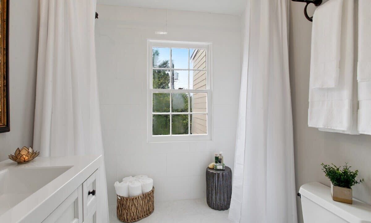 Photo of Bathroom in Beach Institute