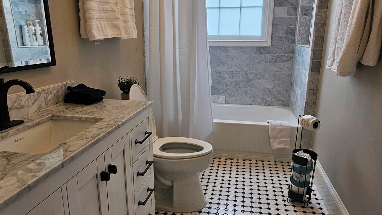 Photo of Bathroom in Beach Institute