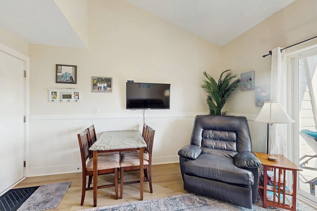 Photo of Livingroom in Ocean Ridge