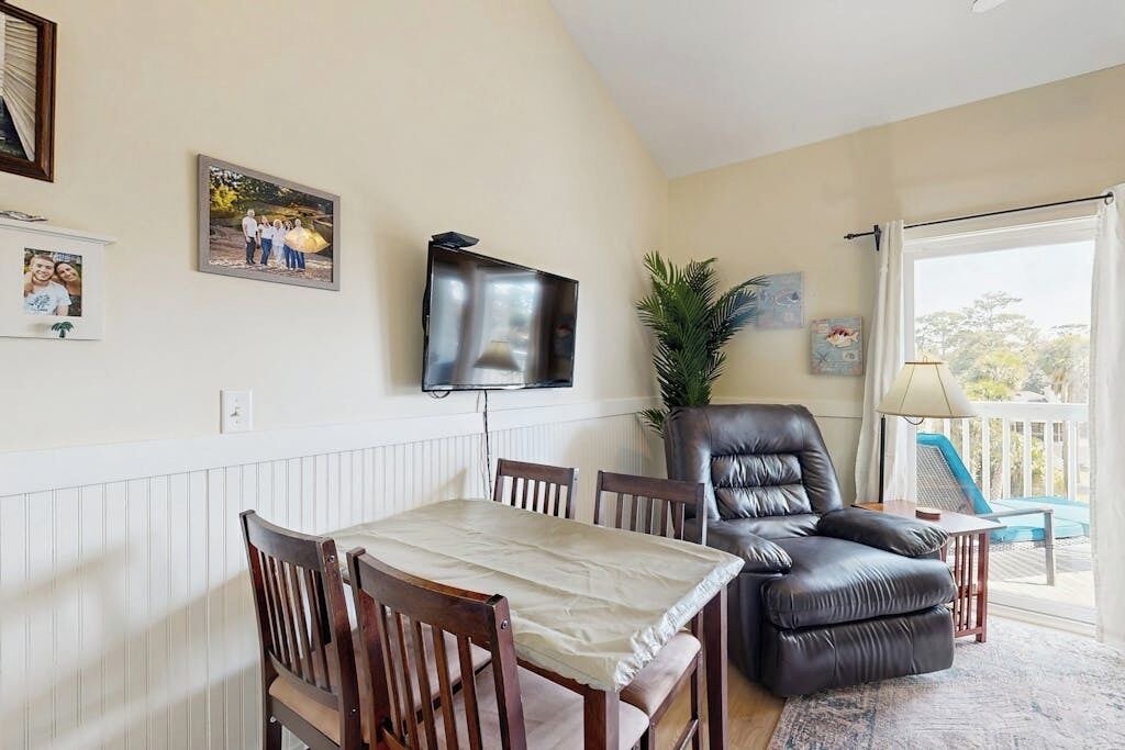 Photo of Livingroom in Ocean Ridge