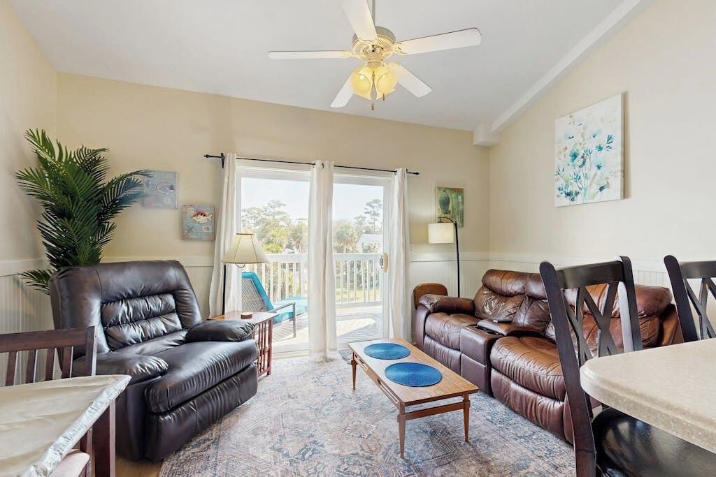 Photo of Livingroom in Ocean Ridge