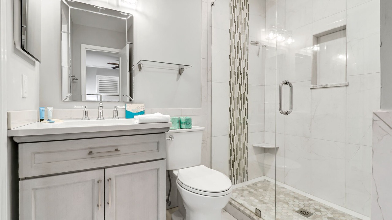 Photo of Bathroom in Folly Field