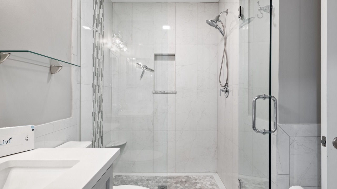 Photo of Bathroom in Folly Field