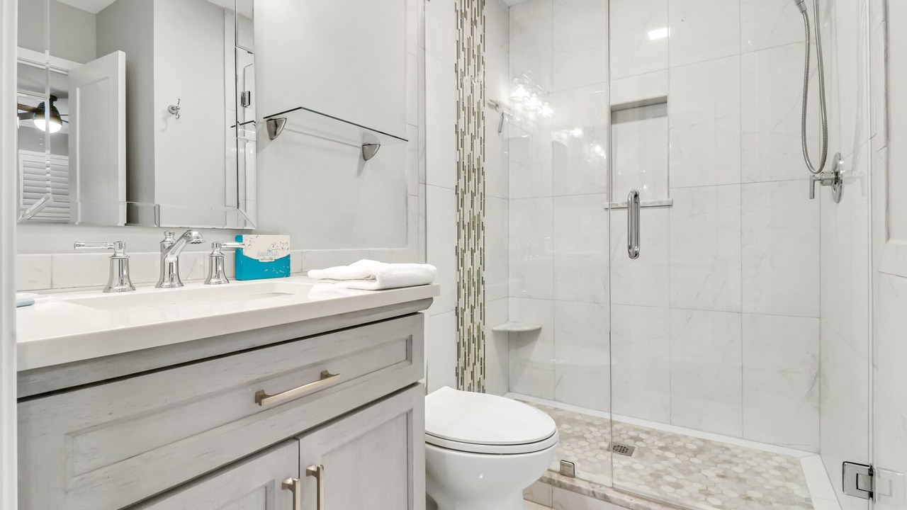 Photo of Bathroom in Folly Field