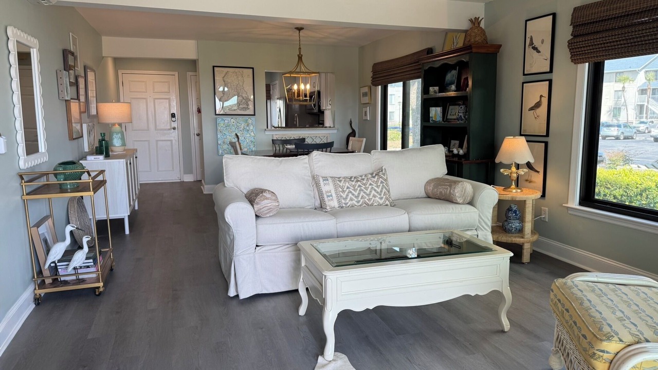 Photo of Livingroom in Oceanmarsh Subdivision