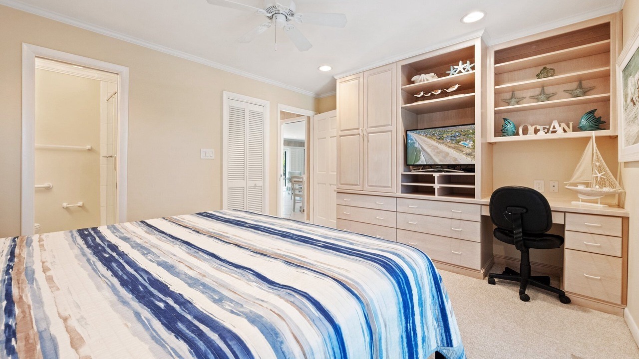Photo of Bedroom in Debordieu Colony