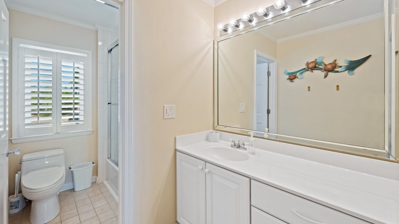 Photo of Bathroom in Debordieu Colony