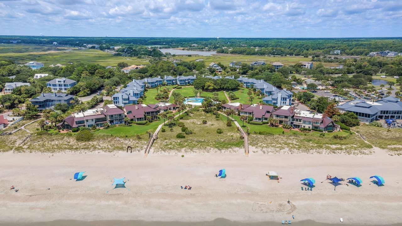 Photo of Others in Debordieu Colony