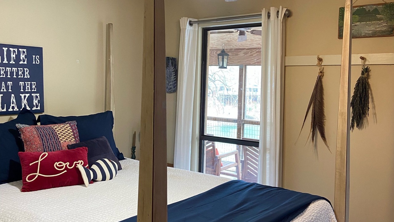 Photo of Bedroom in Mountain Rest