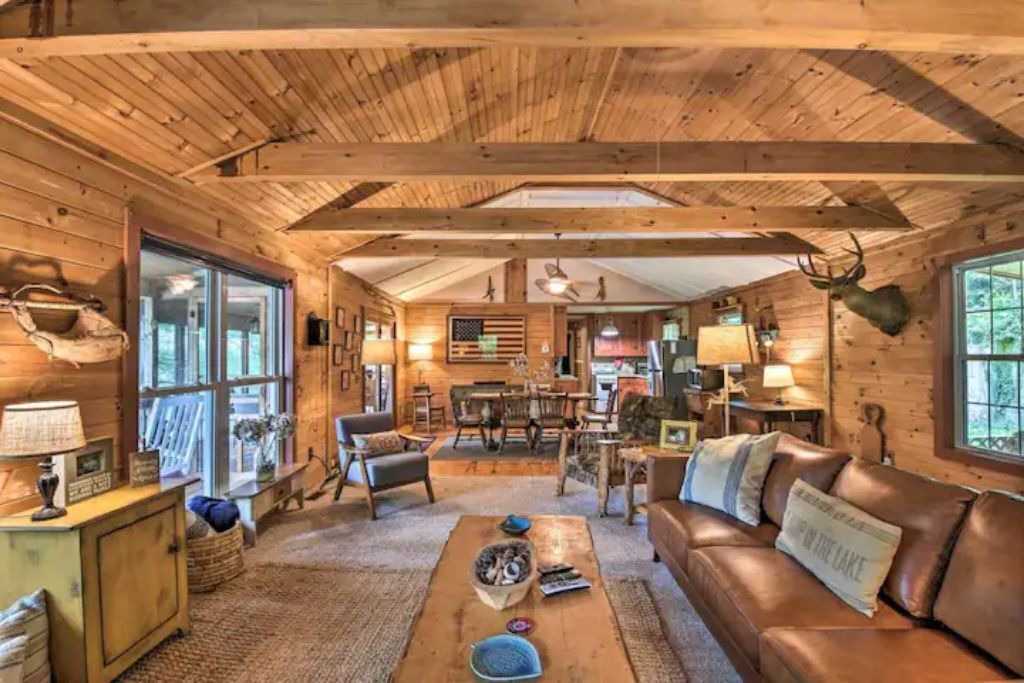 Photo of Bedroom in Mountain Rest