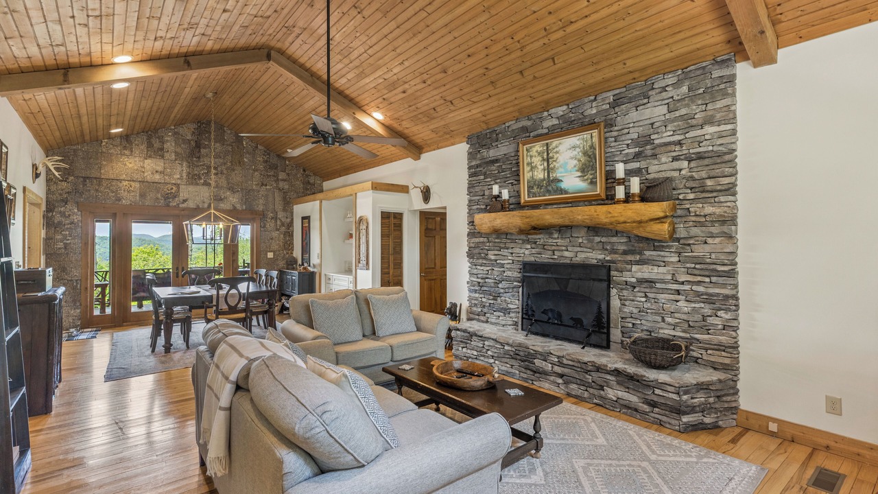 Photo of Livingroom in Glenville
