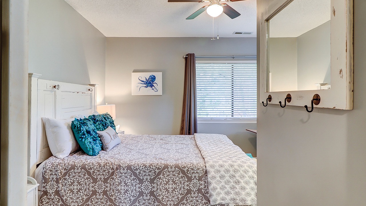 Photo of Bedroom in Folly Field