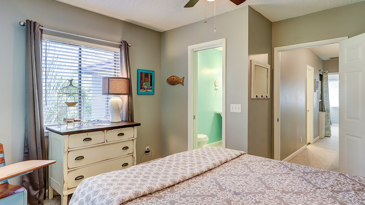 Photo of Bedroom in Folly Field