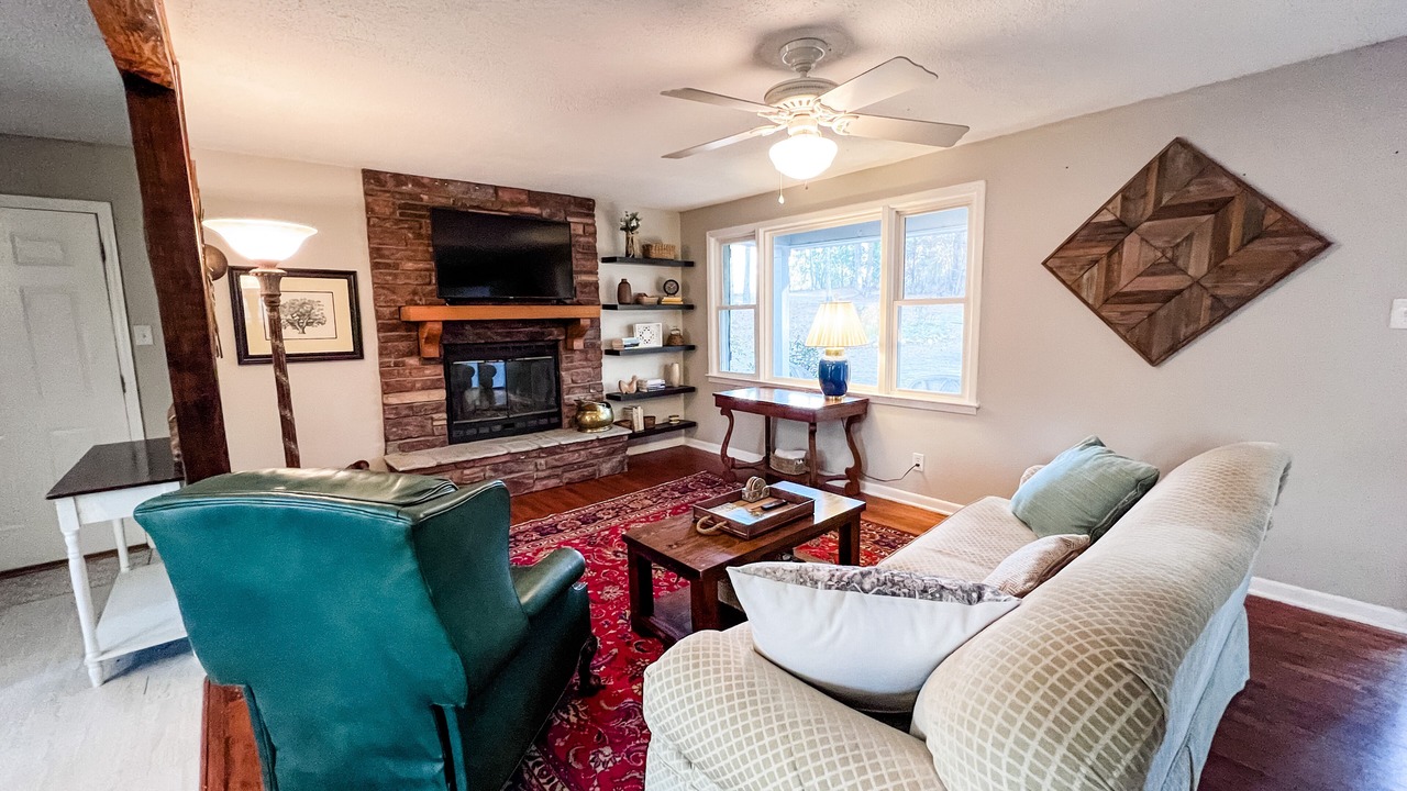 Photo of Livingroom in Evans