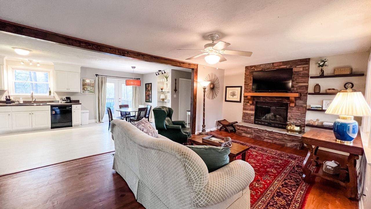 Photo of Livingroom in Evans