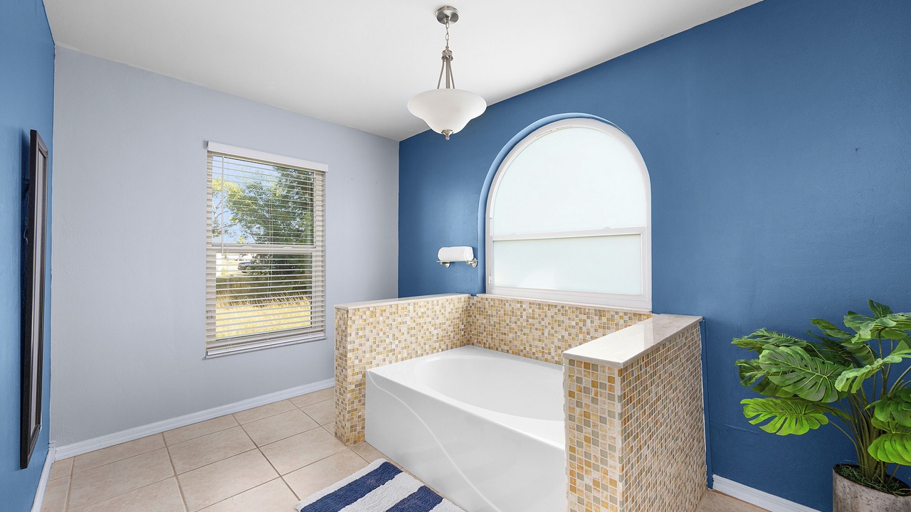 Photo of Bathroom in Trafalgar
