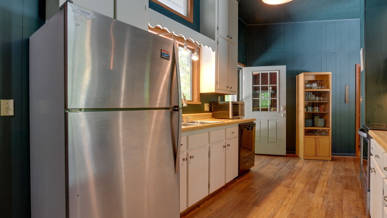 Photo of Kitchen in Almond