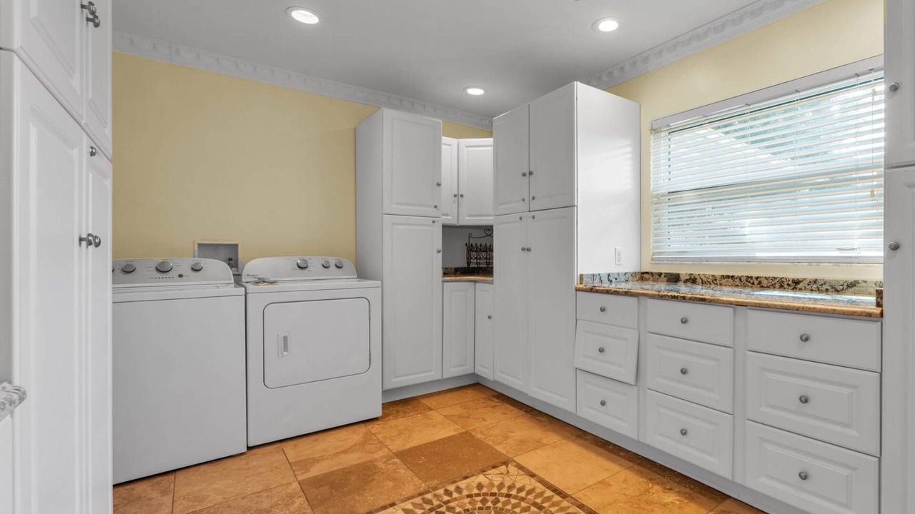 Photo of Bedroom in Lake Hamilton