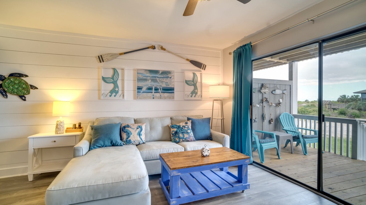 Photo of Livingroom in Oceanmarsh Subdivision