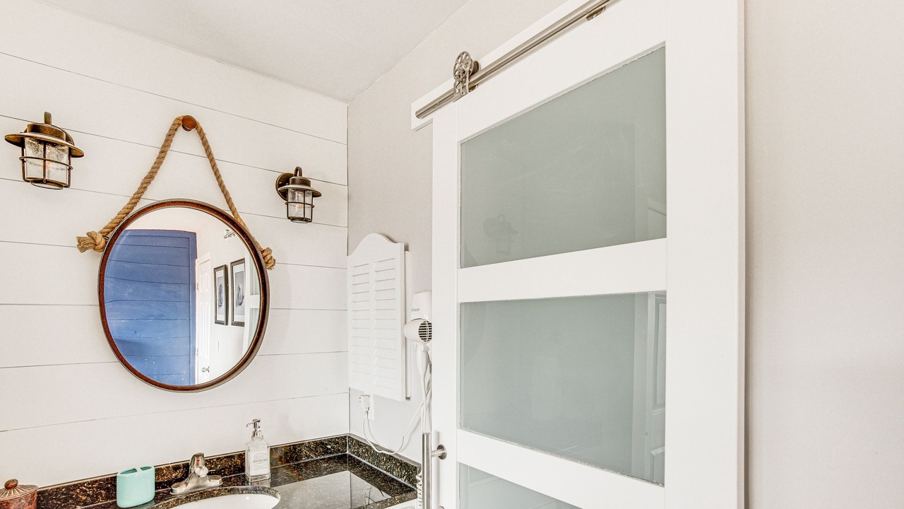 Photo of Bathroom in Oceanmarsh Subdivision