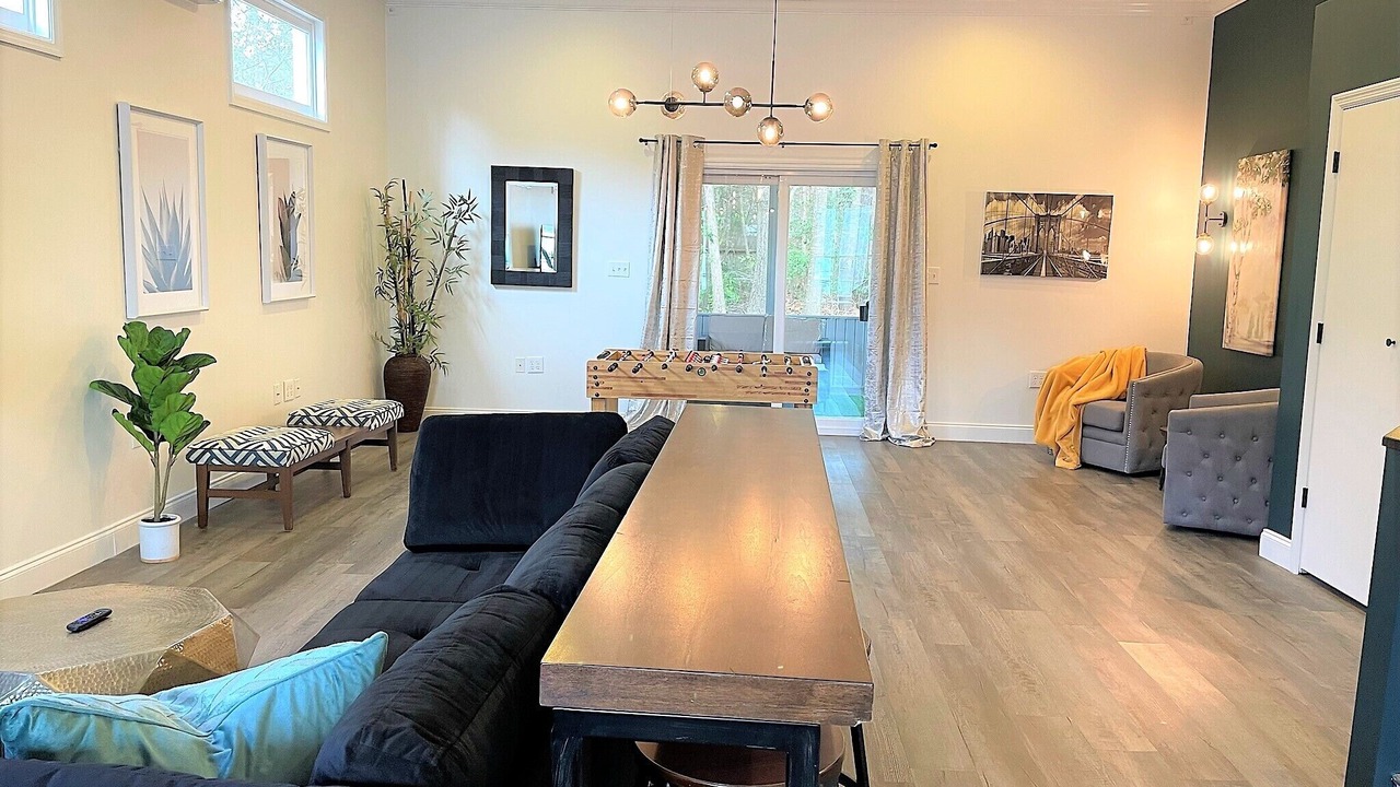 Photo of Livingroom in Whitemarsh Island