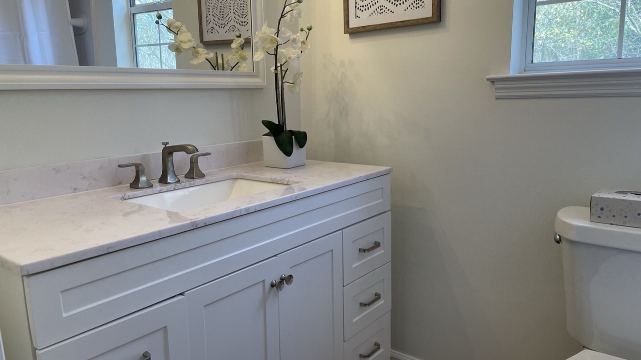 Photo of Bathroom in Whitemarsh Island