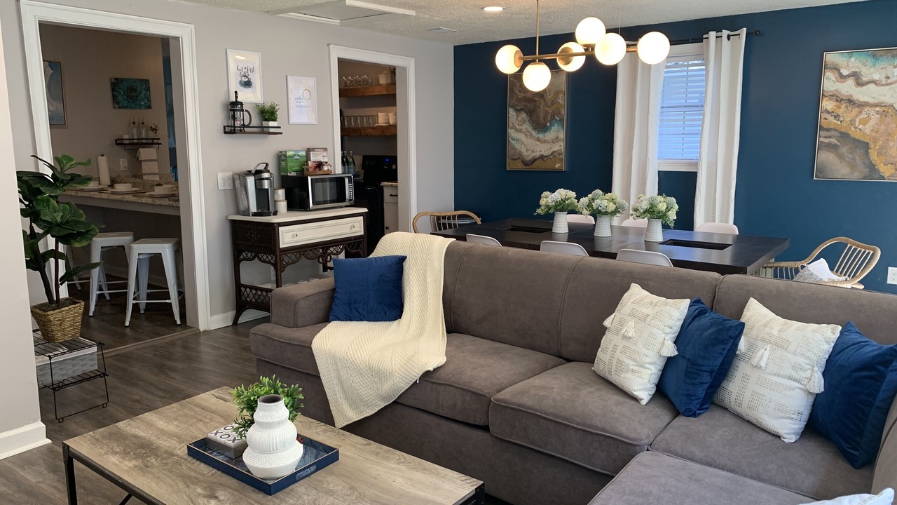 Photo of Livingroom in Whitemarsh Island