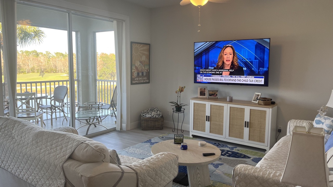 Photo of Livingroom in Naples Heritage