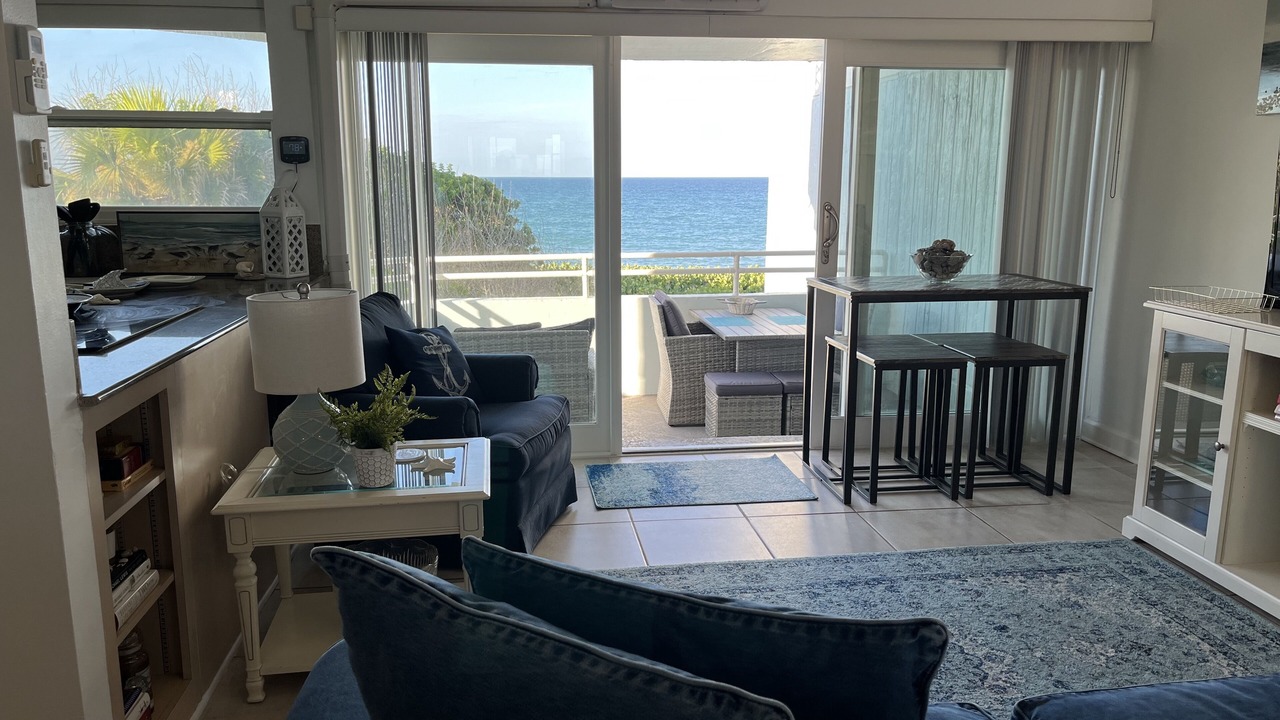 Photo of Livingroom in Melbourne Beach