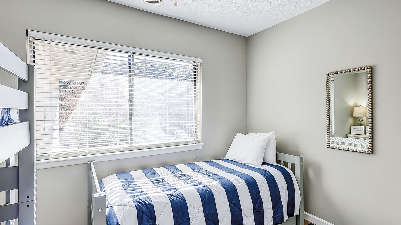 Photo of Bedroom in Folly Field