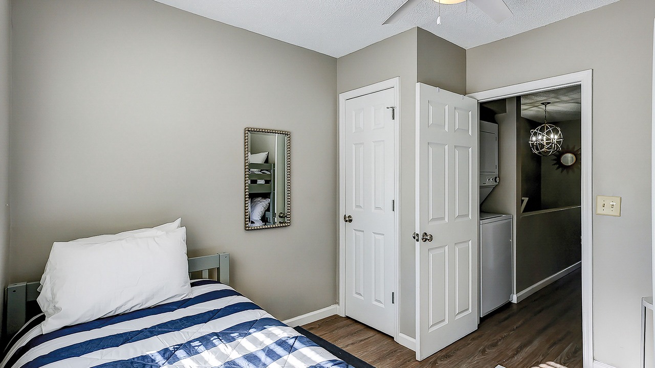Photo of Bedroom in Folly Field