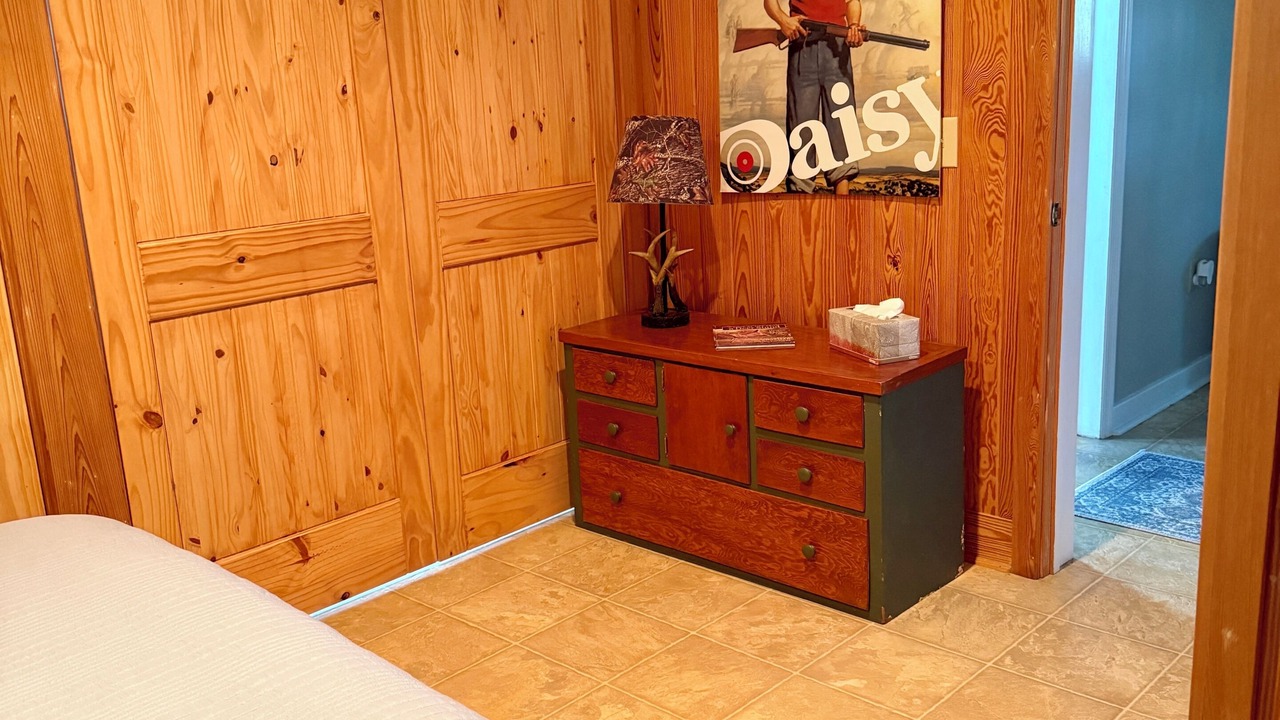Photo of Bedroom in Appling County