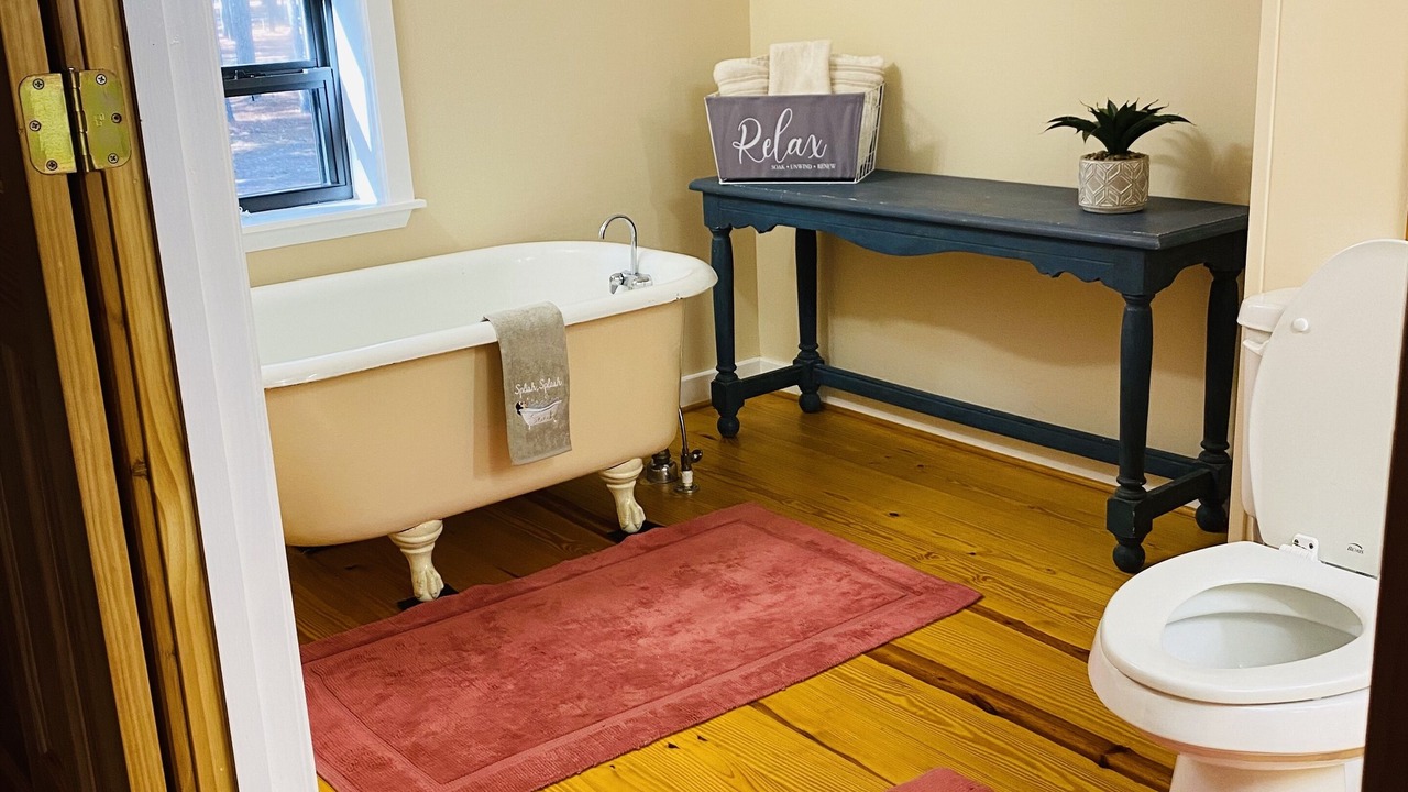 Photo of Bathroom in Appling County
