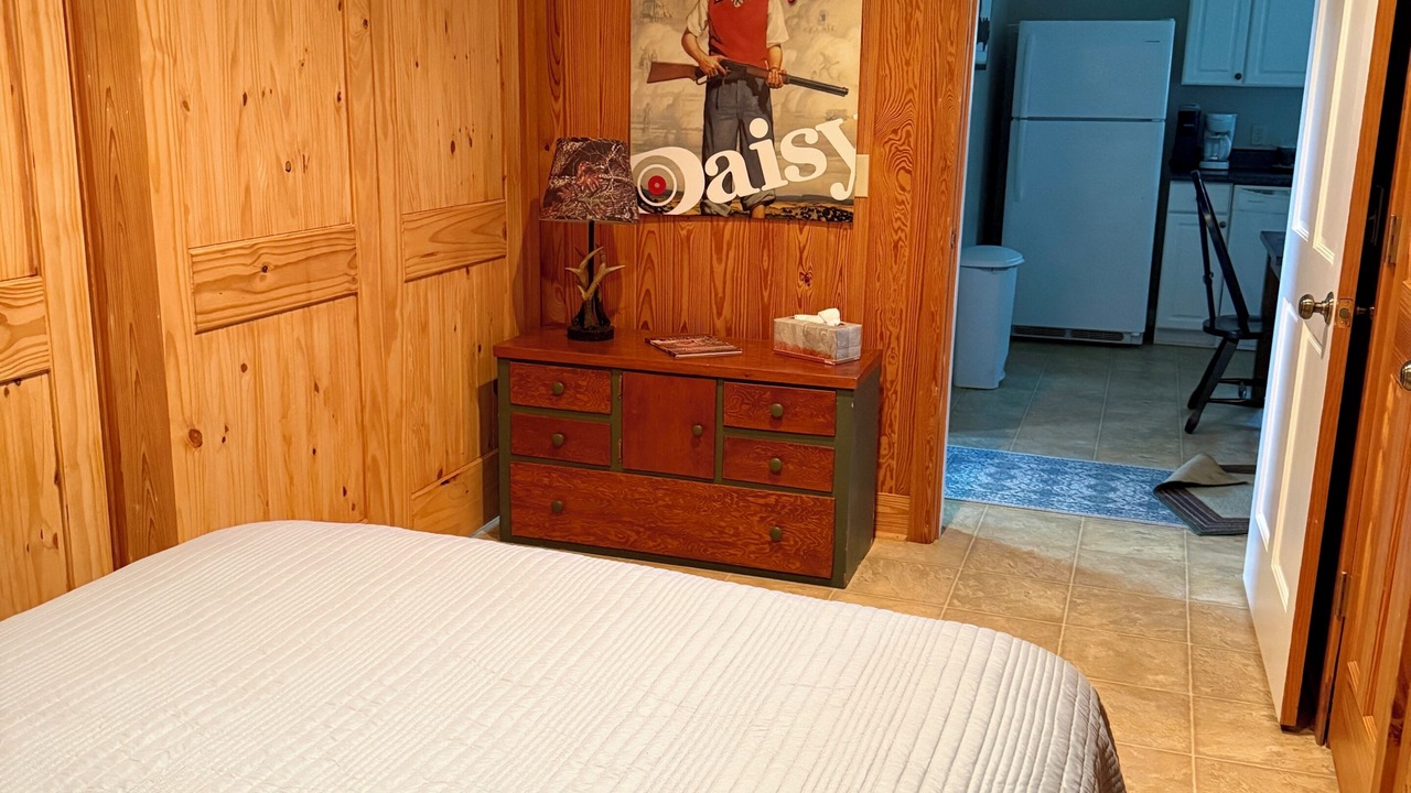 Photo of Bedroom in Appling County