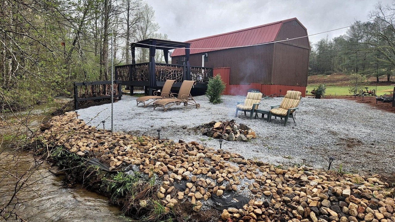 Photo of Outdoor in Pickens