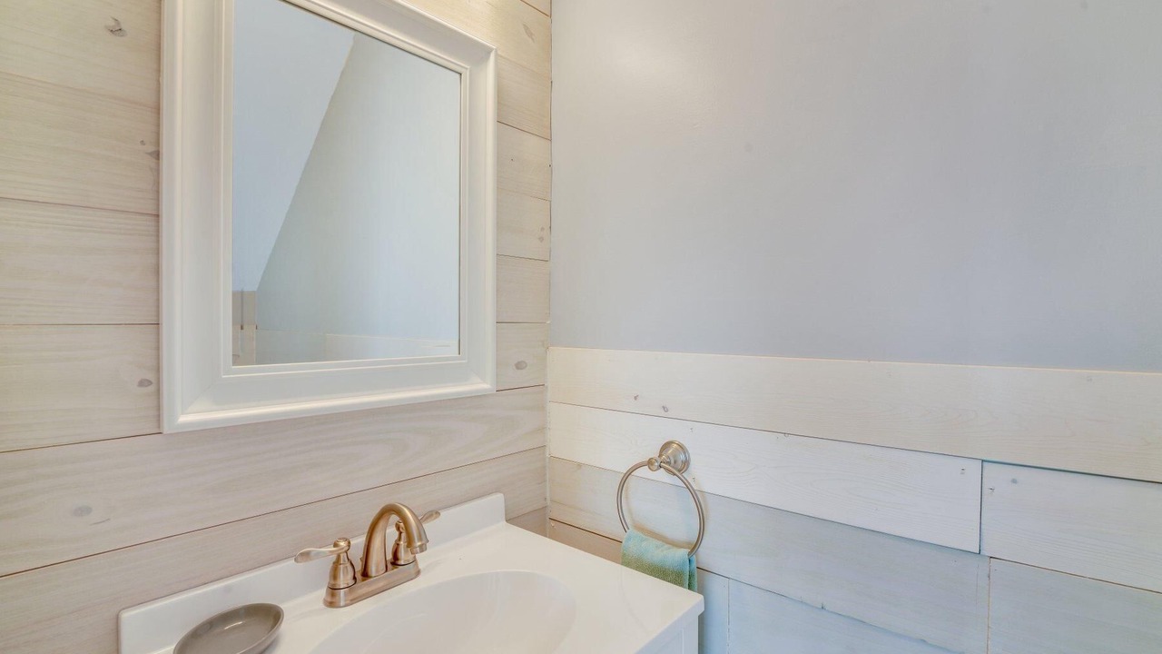 Photo of Bathroom in Oceanmarsh Subdivision